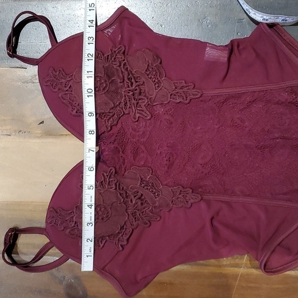 HONEY Pot Maroon Applique/Lace Bodysuit Size Medium - Picture 12 of 12